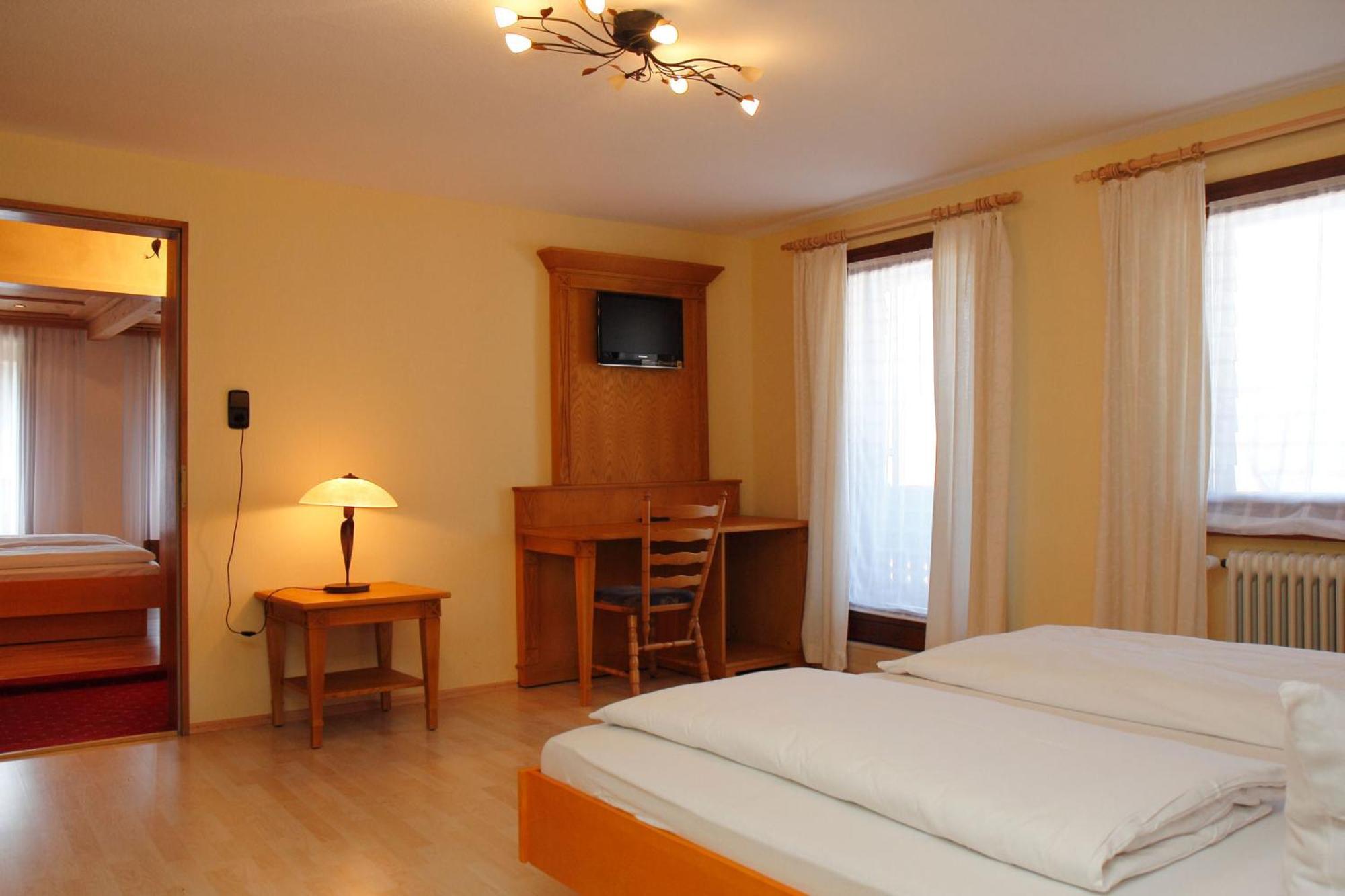 Parkhotel Waldlust Haeusern Exterior photo