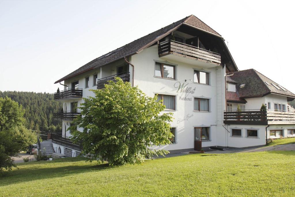 Parkhotel Waldlust Haeusern Exterior photo